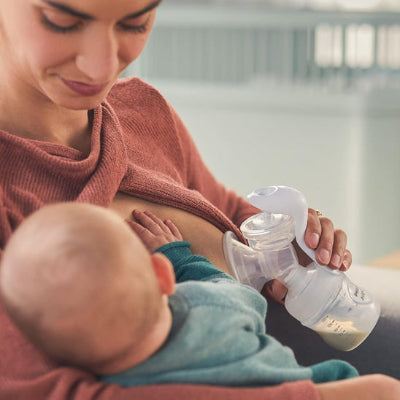 Tire-lait-manuel-a-pompe-maman-bebe-boit
