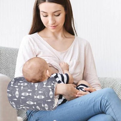 COUSSIN-ALLAITEMENT-TUYAU-maman-bebe-boit