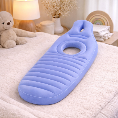 coussin-de-grossesse-gonflable-bleu-chambre-lit