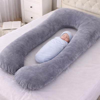 coussin-de-grossesse-souriceau-bebe-dort